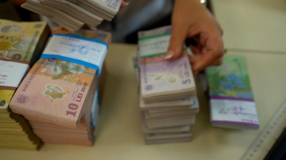 "Va fi rău!" Economiştii anunţă că statul ar putea rămâne fără bani pentru pensii, în funcţie de votul din turul al doilea 