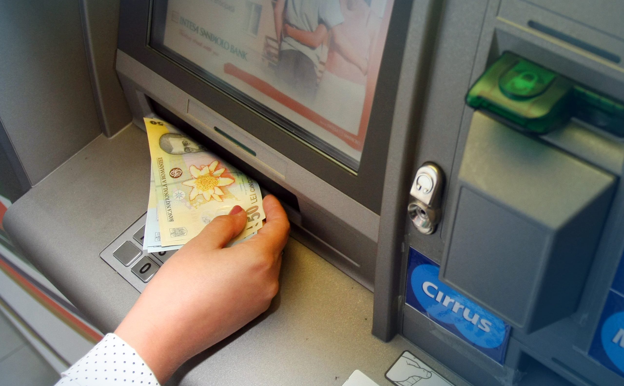 bani retrasi la bancomay