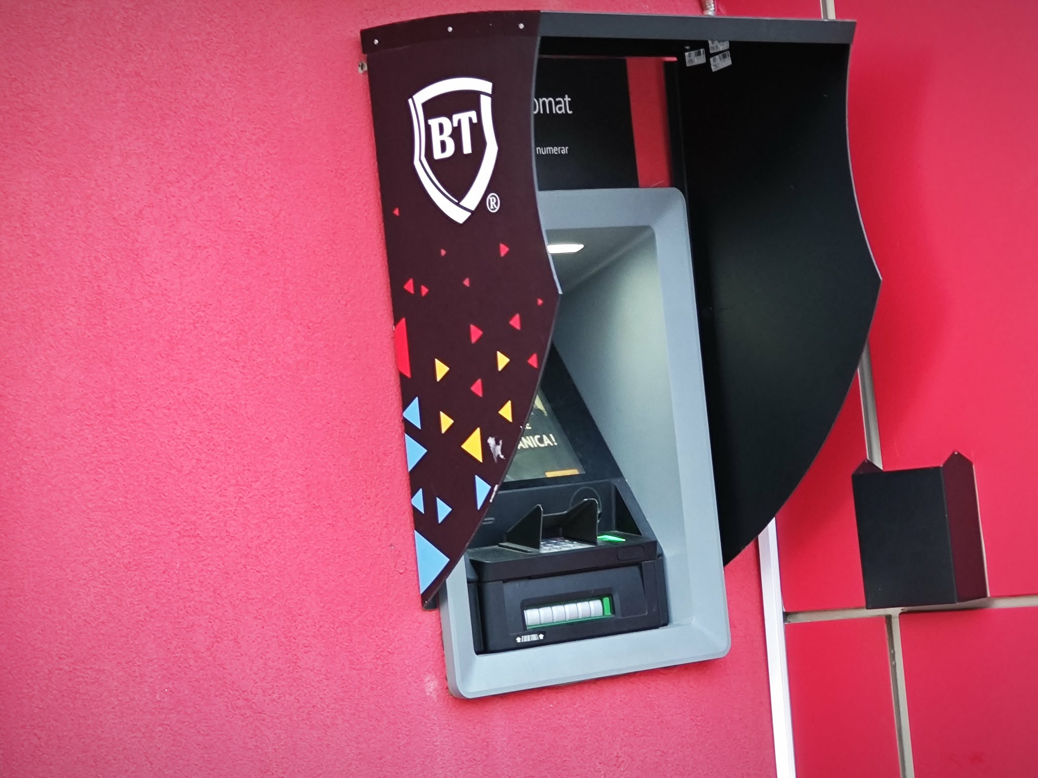 Anunț la Botoșani: Intră banii pe carduri pentru alocații și indemnizații