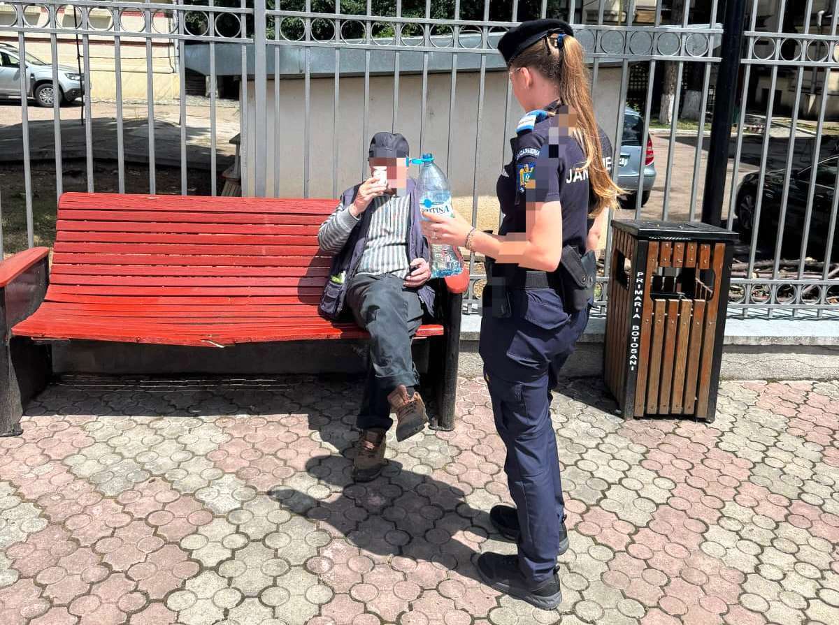 barbat ajutat de un jandarm