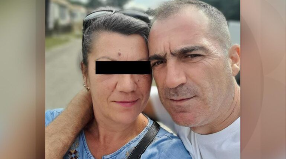 barbatul ingropat si iubita lui.