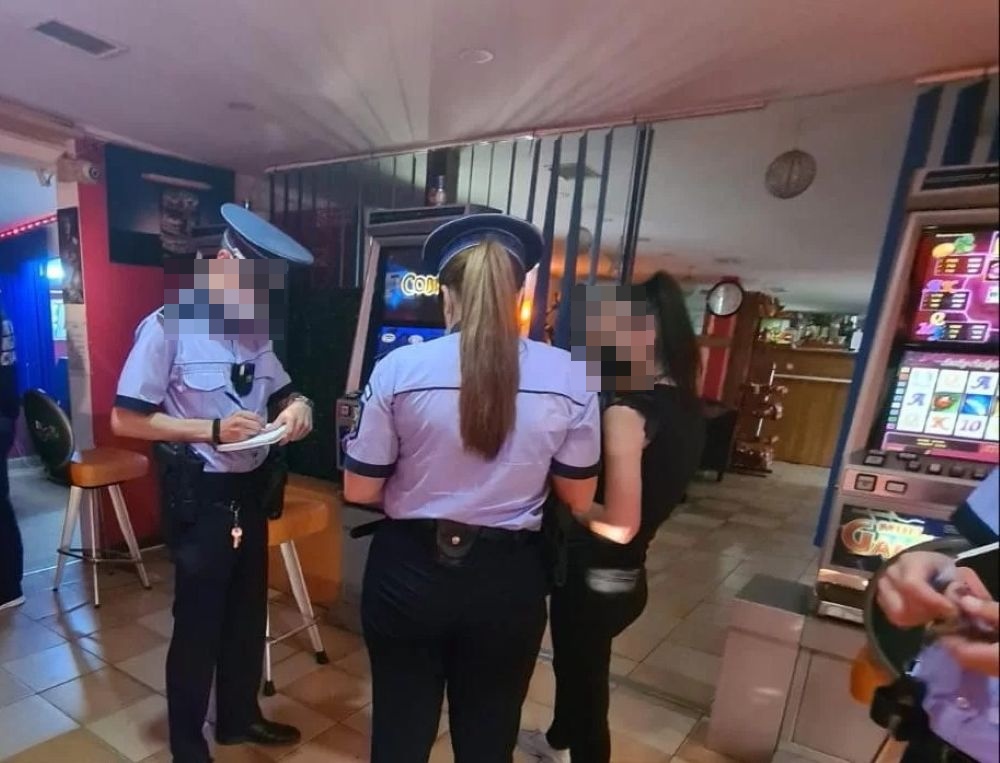 Baruri verificate polițiști, bani confiscați și amenzi date 