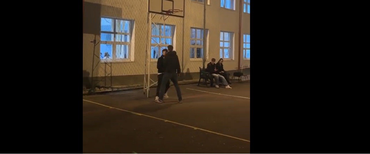 bataie simulata la scoala la o scoala din Botosani