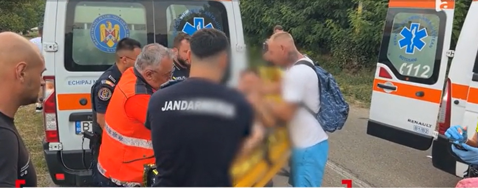 Un tânăr din Botoșani a fost lovit cu coasa de unchiul său, sub privirile tatălui