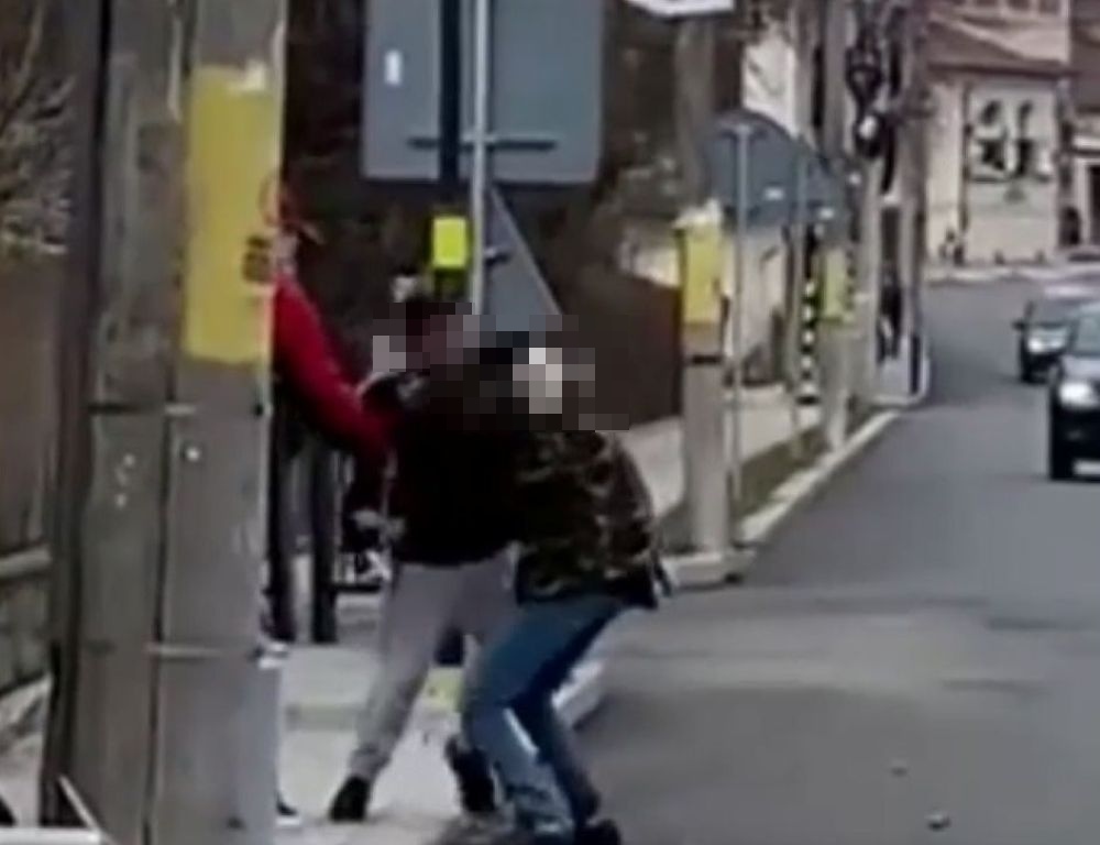 Botoșănean bătut crunt pe o stradă din municipiu 