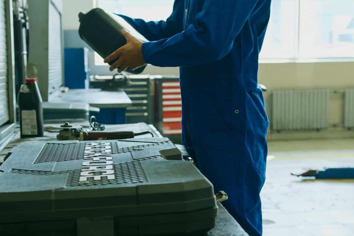 Beneficiile utilizării uleiurilor profesionale în întreținerea utilajelor agricole