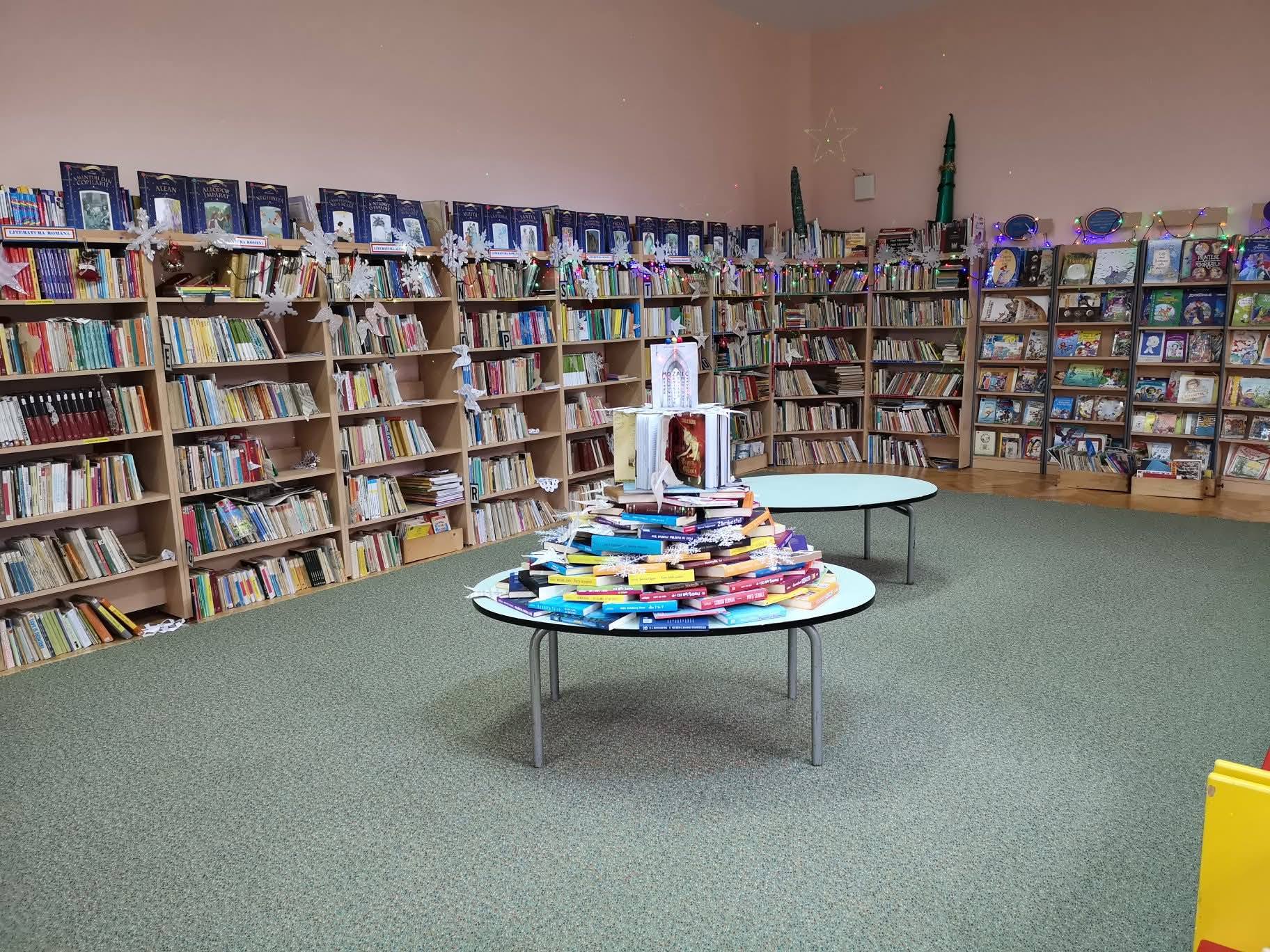 Împreună scriem viitorul unei biblioteci: Campanie pentru donarea unor cărți