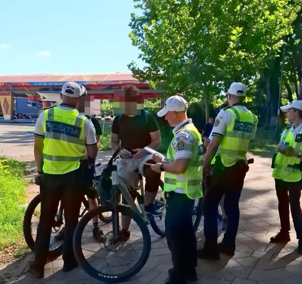 Bicicliști și motocicliști amendați de polițiști, ghinion și pentru trei șoferi 