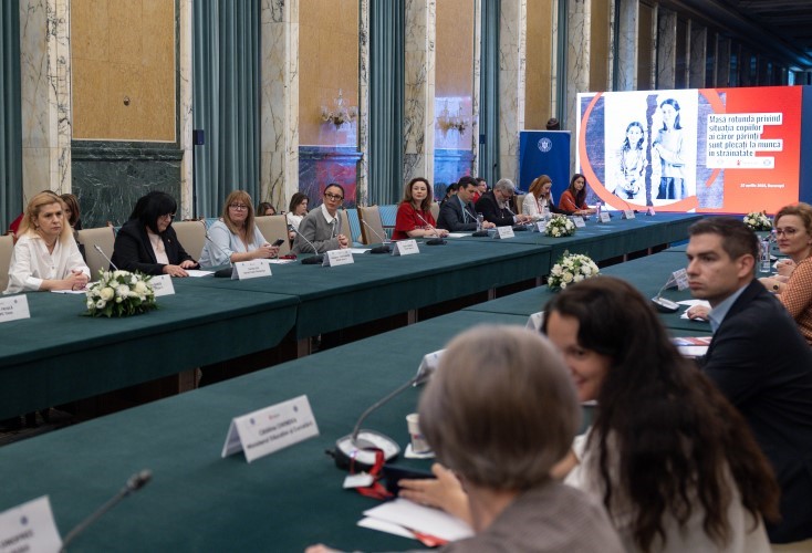 Ședință de criză la Guvern: Jumătate de milion de copii abandonați de părinții plecați în străinătate