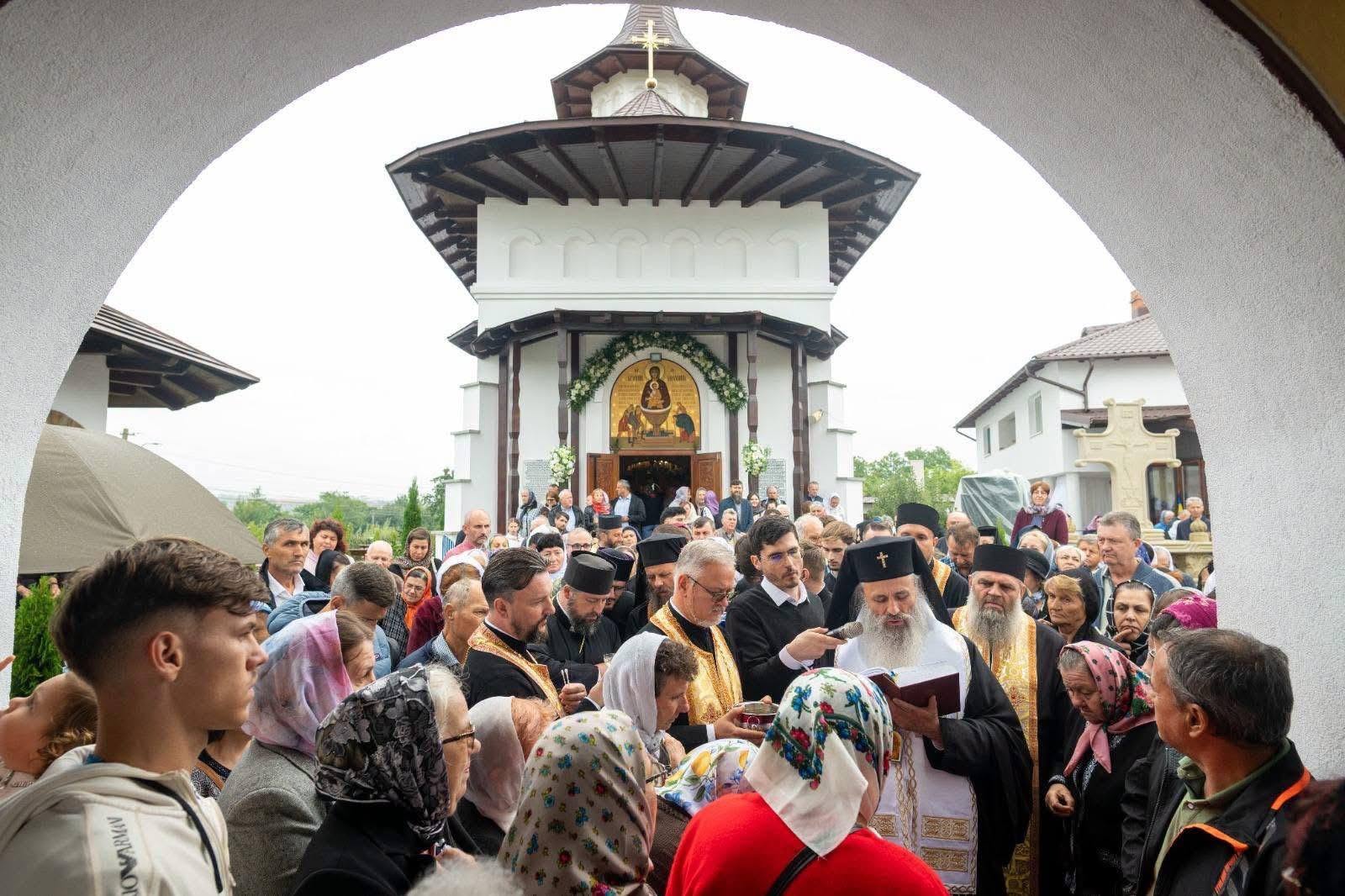 Un loc în care credința rămâne: Biserică de la Botoșani sfințită de mitropolitul Teofan 