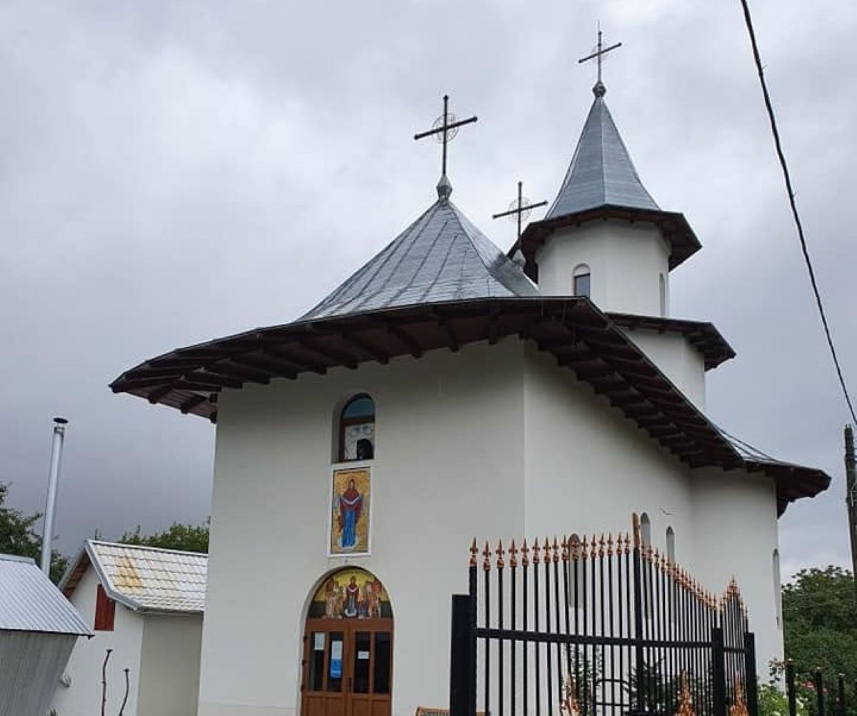 biserica de la agafton sfintita de mitropolitul teofan