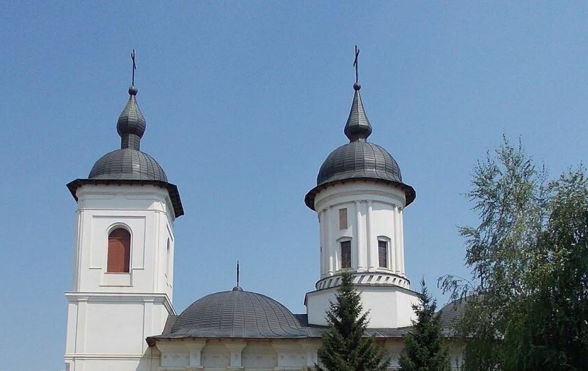 prima slujba arhiereasca la biserica sf ilie