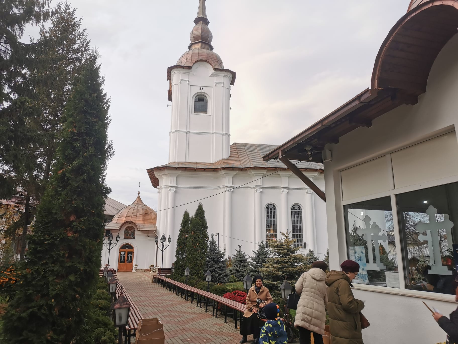 Sărbătoare mare la Biserica Vovidenia din Botoșani: hramul istoric, prilej de pelerinaj și rugăciune