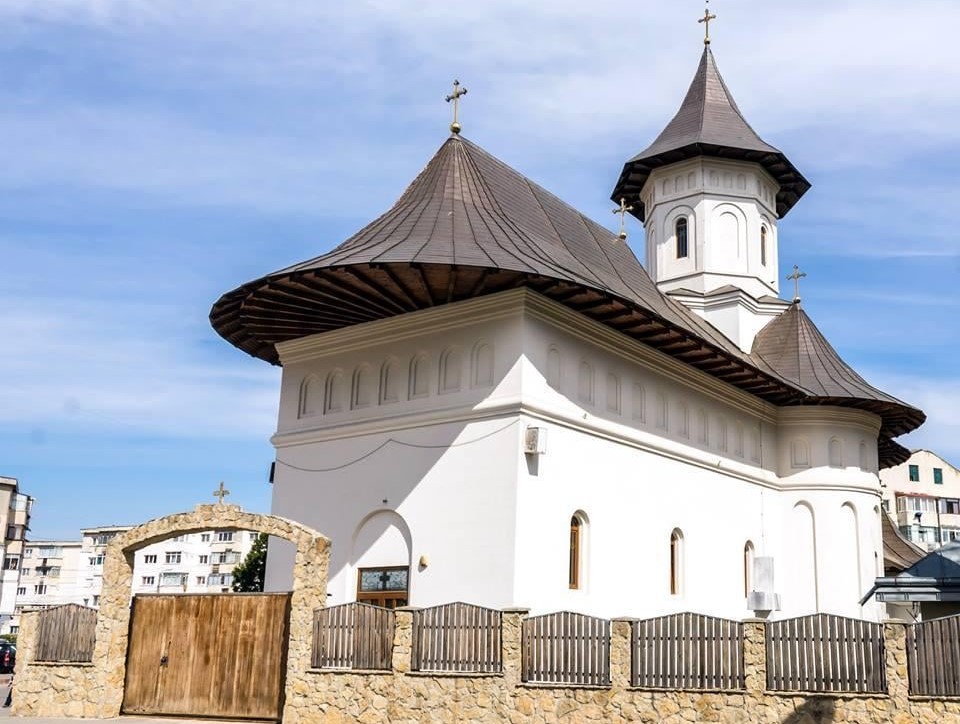 Un iubit preot din Botoșani internat în spital, apel la rugăciune: Mâna lui Dumnezeu să nu înceteze niciodată să vă ajute