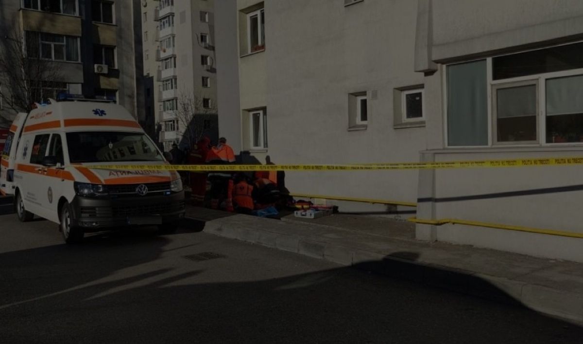 Nenorocire într-un cartier: O botoșăneancă s-a aruncat de la etajul al treilea 