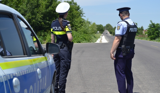 BLOCADA prin orașe: Zeci de șoferi lăsați fără permis și sute de amenzi date de polițiști