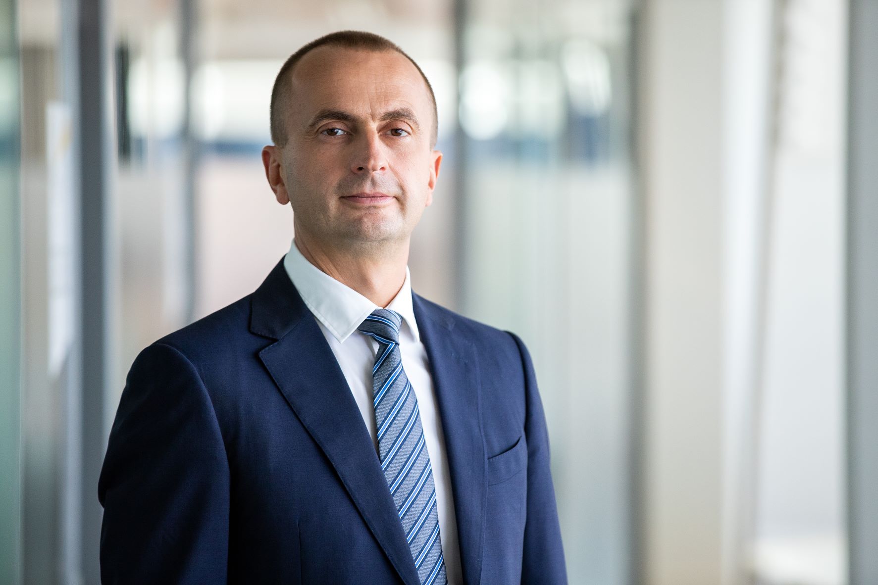 România contrazice tendința europeană și își consolidează investițiile străine directe, însă încrederea devine mai selectivă – EY Attractiveness Survey România 2026