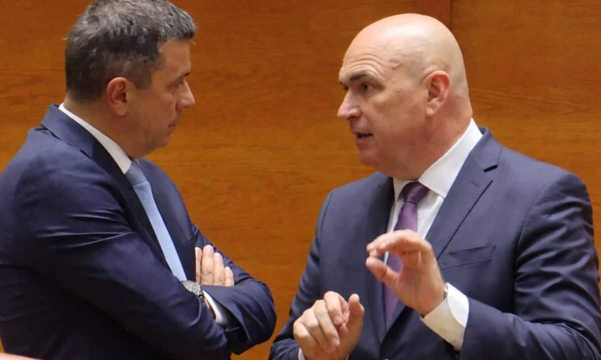 PSD pune presiune pe premier: demisie cerută până pe 23 aprilie, altfel pleacă de la guvernare