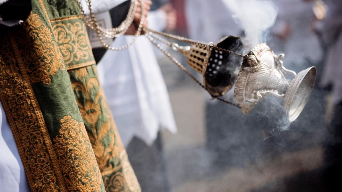 MESAJUL unui cunoscut preot din Botoșani despre sfințirea casei: Cei ce locuiesc în ea sunt ocrotiți în fața tuturor relelor 