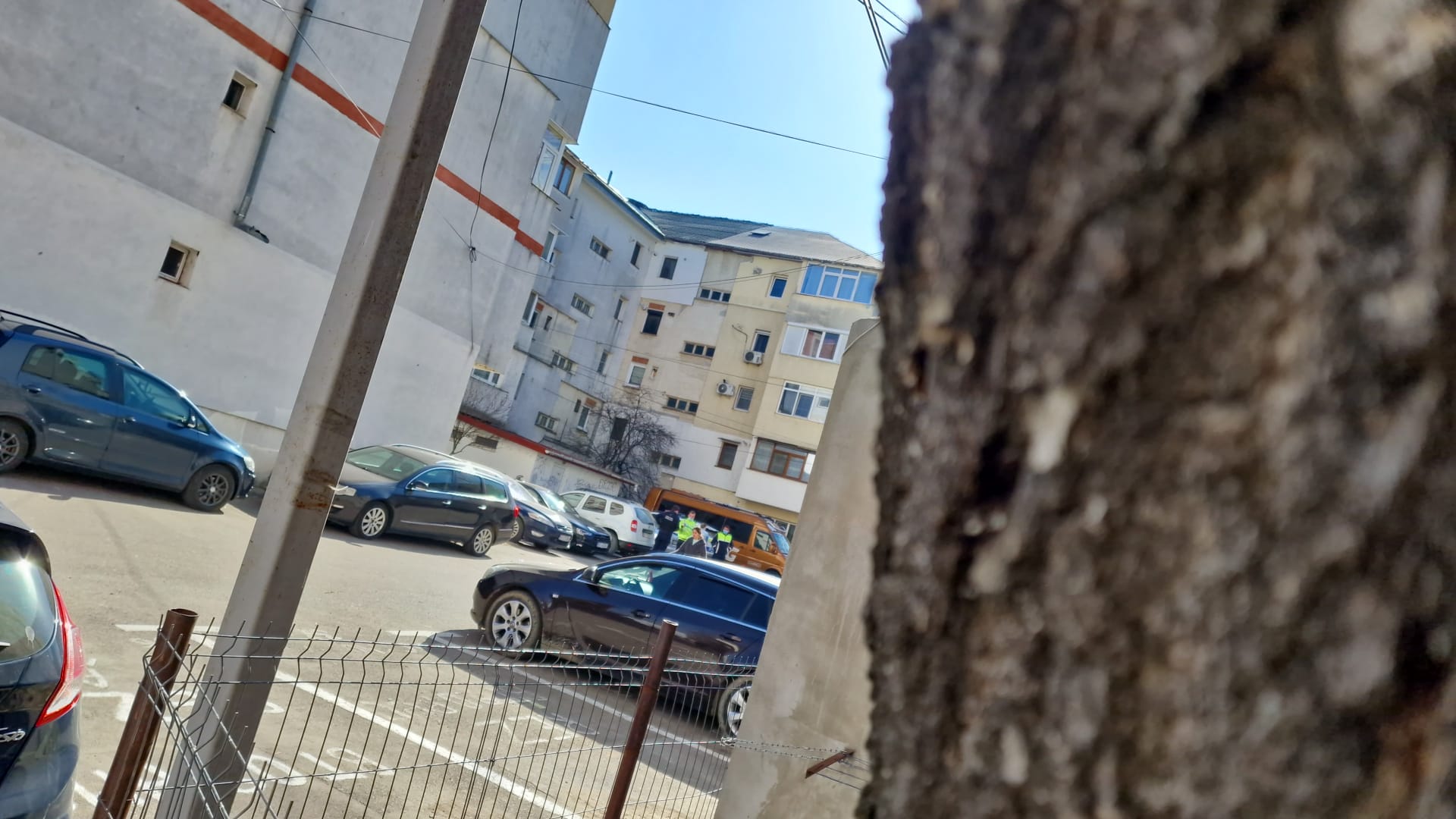Descoperire tristă într-un bloc din Botoșani: Un bărbat a fost găsit mort în locuință