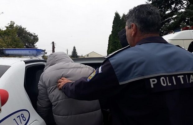 Un botoșănean care-și teroriza părinții a ajuns în arestul Poliției  