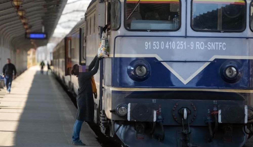 Coșmar pentru botoșăneni într-un tren care a avut o întârziere de TREI ore 