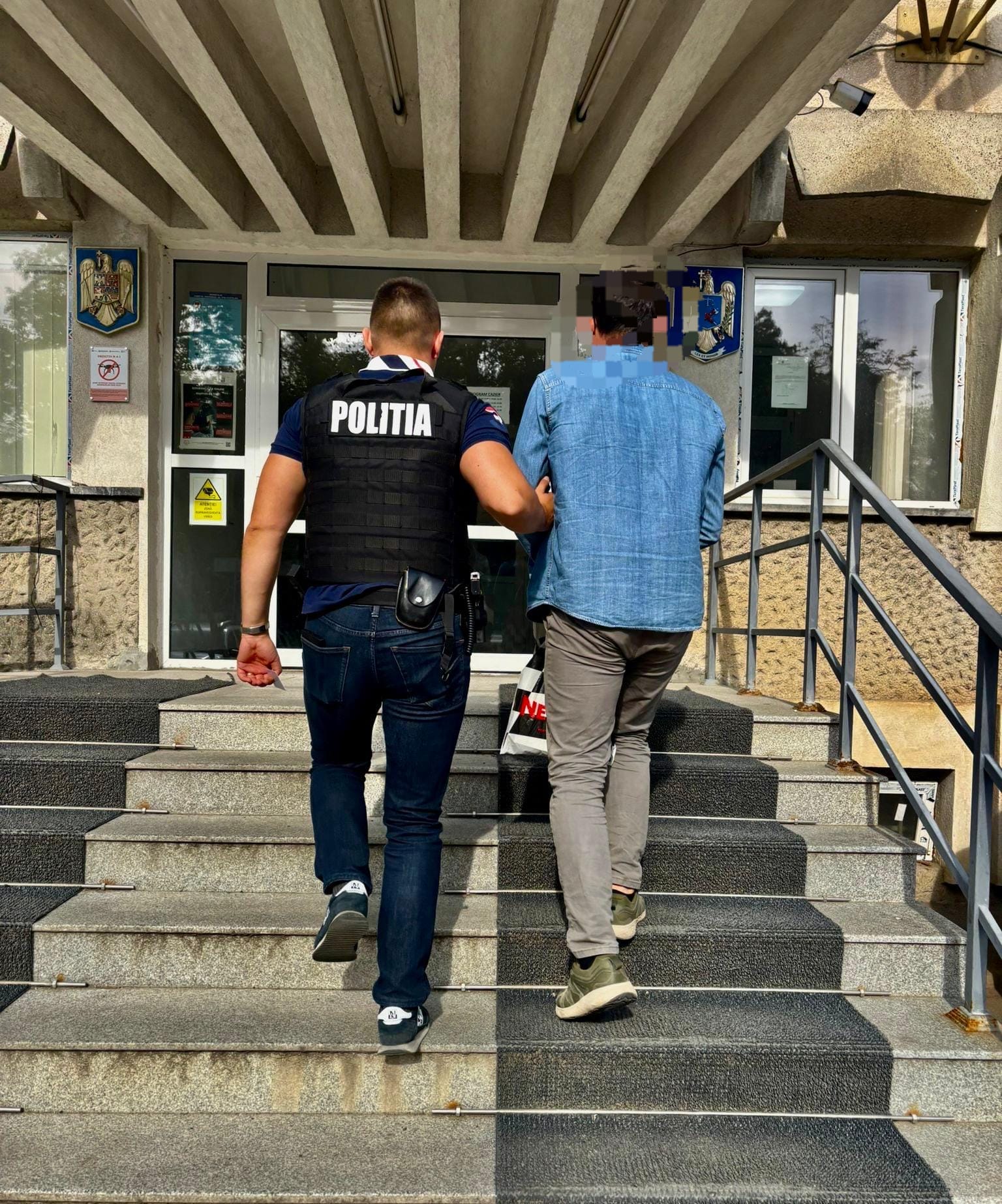 braconaj si port de arma fara drept