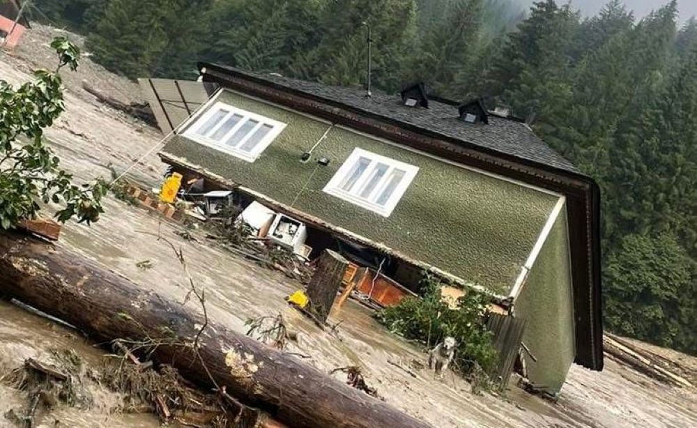 Sumă importantă donată de asociația lui Vlad Plăcintă după inundațiile devastatoare  