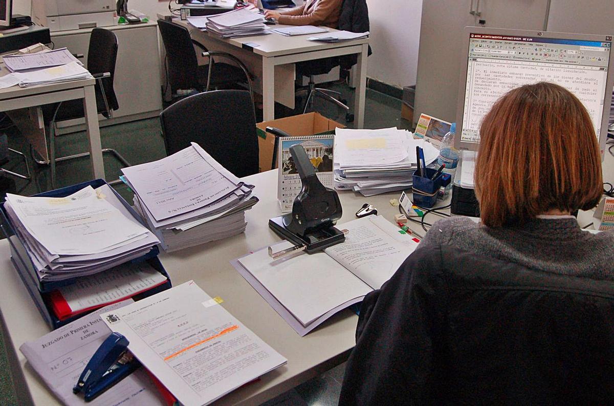 bugetari in institutii.