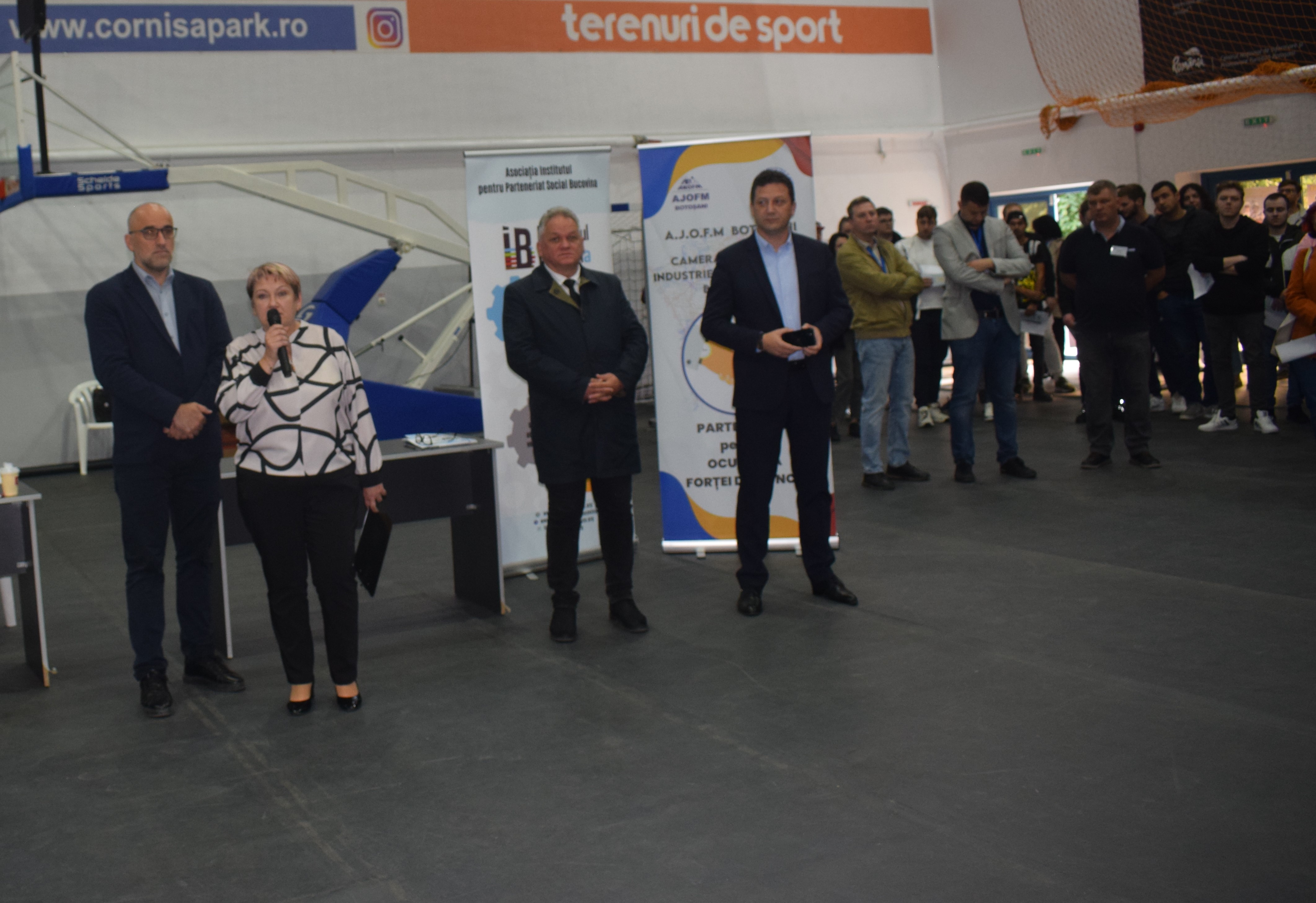 CLIPUL ZILEI: Veste dată patronilor la Bursa Locurilor de Muncă 