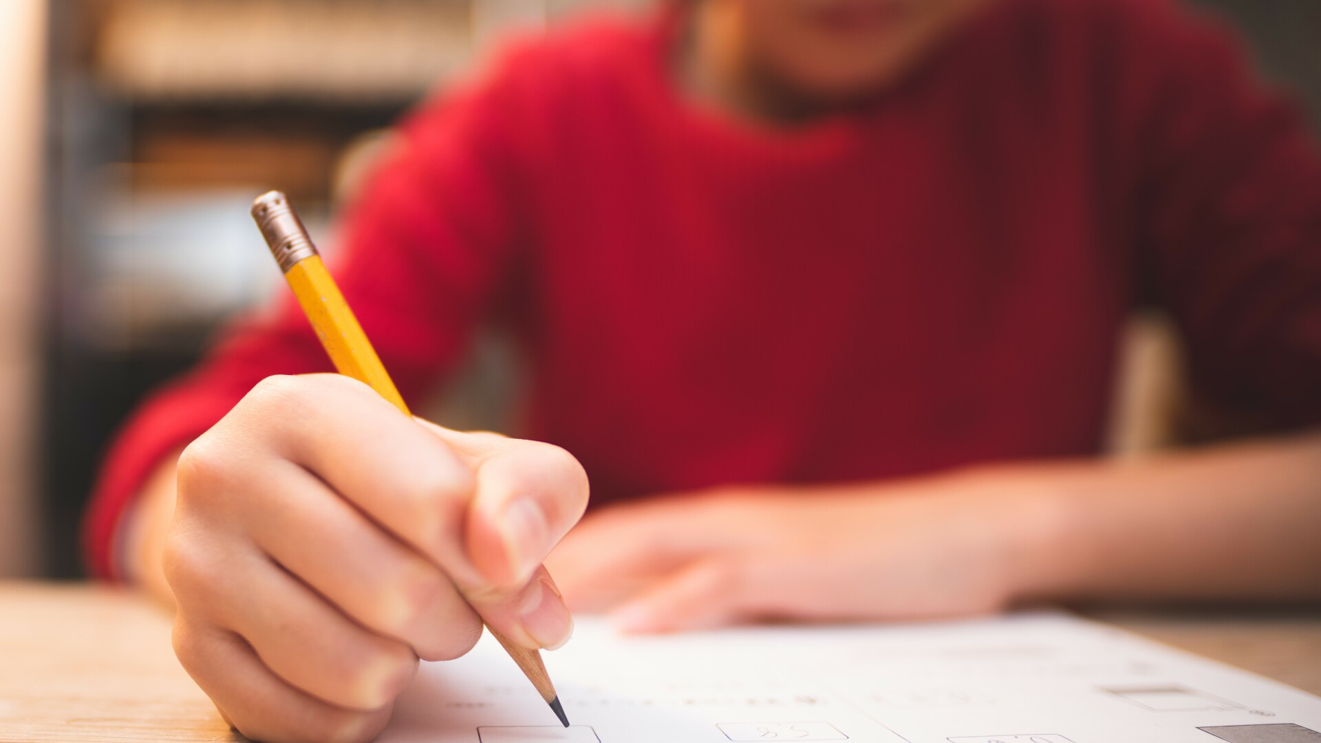 Bursă tehnologică pentru elevi: Elevii trebuie să aibă nota maximă la purtare și fără chiul de la ore 