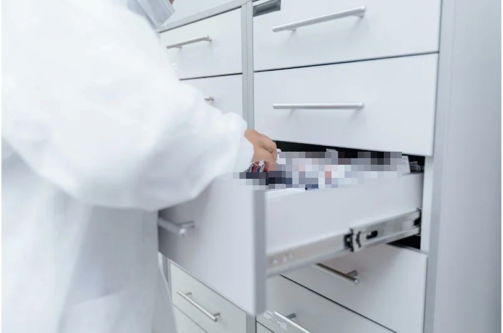 Suspiciuni de obținere ilegală de fonduri la un cabinet medical, dosar penal deschis de polițiști 