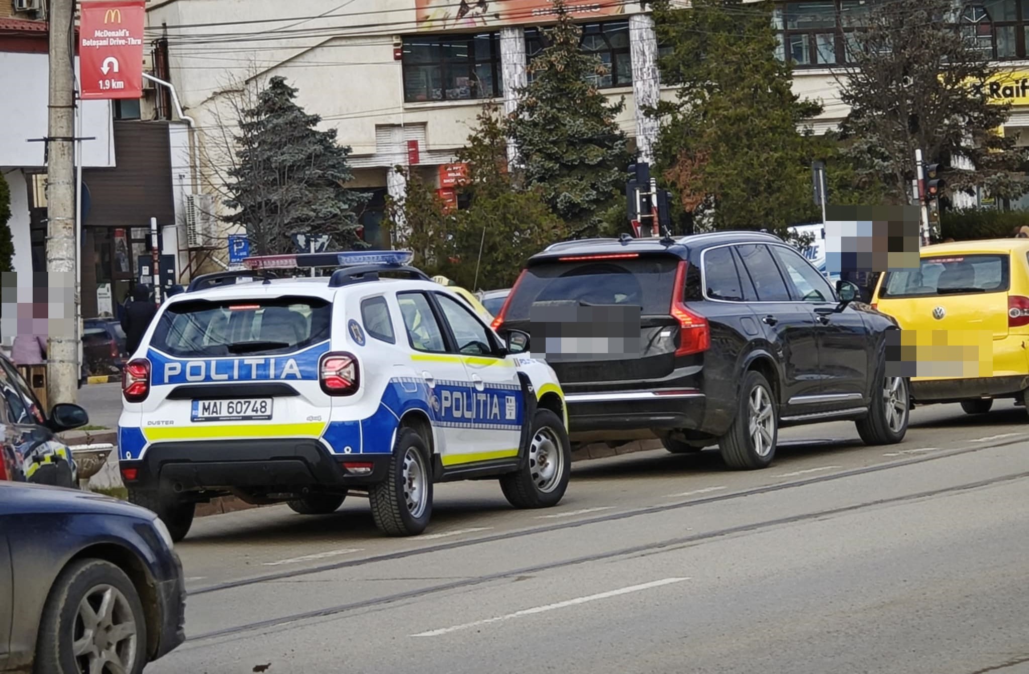 Mașină oprită pe Calea Națională, șoferul a dat de necaz 