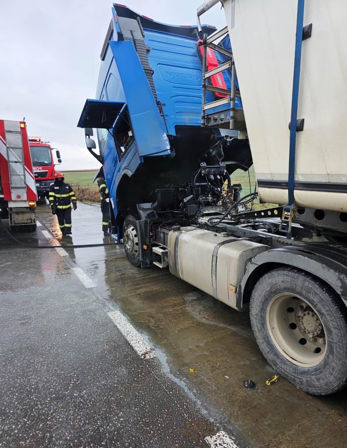 camion cereale incendiu