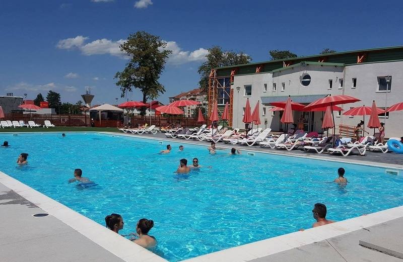 Când se redeschide piscina semiolimpică din Dorohoi și cât costă intrarea în noul sezon estival