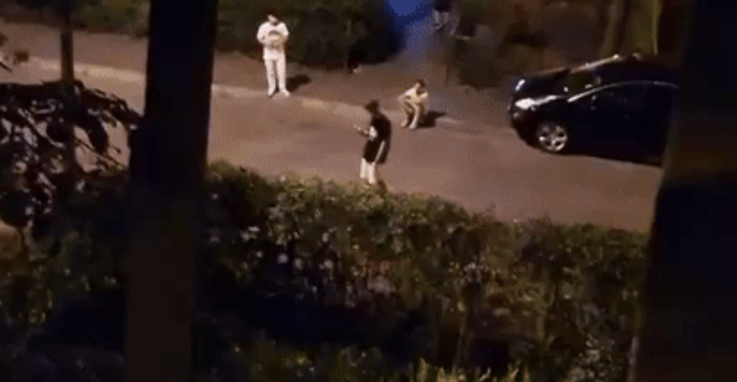 PETIȚIE semnată de 100 de botoșăneni împotriva unor grupuri care fac scandal noaptea 