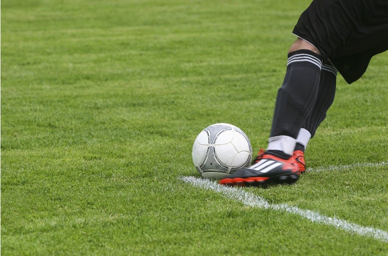 Strategii pentru pariurile live pe fotbal - adoptă tehnici inteligente pentru a-ți maximiza șansele de câștig