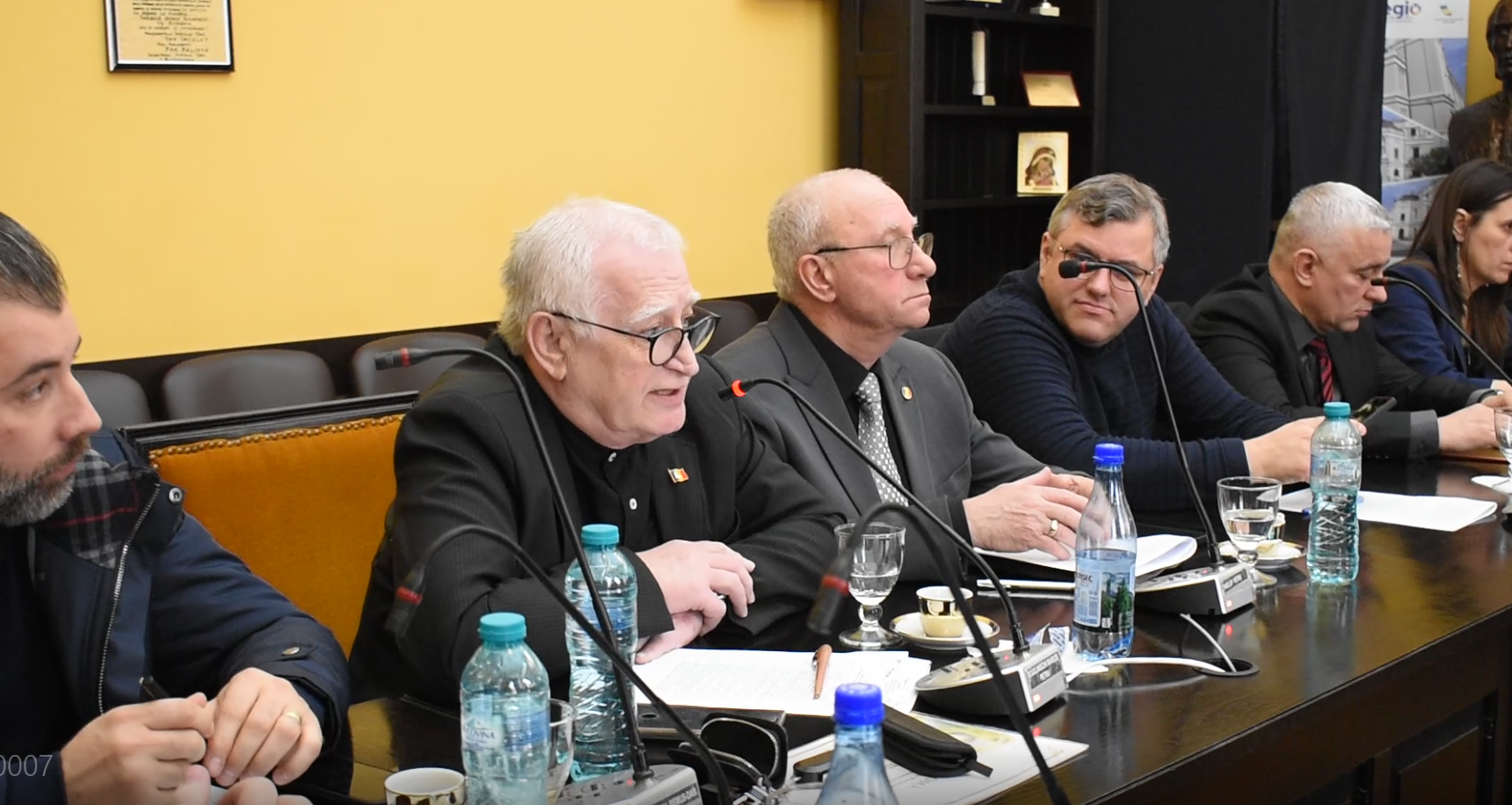 REPLICA zilei: Nu am văzut vreun artist să cânte, să danseze, să sară în sus de bucurie că s-a născut Eminescu – VIDEO 