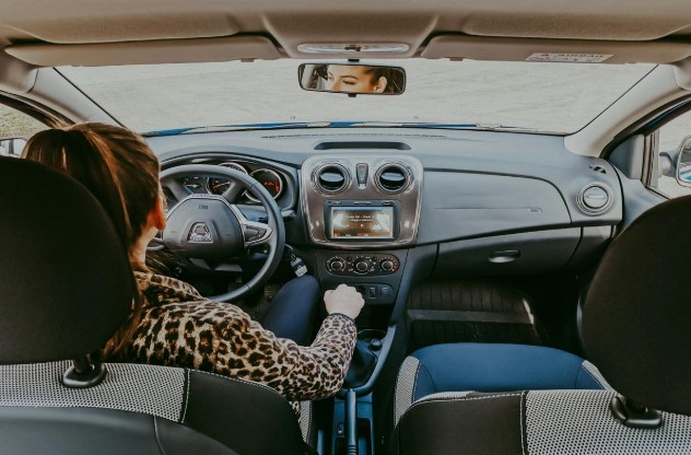 Economii inteligente: cum să închiriezi o mașină potrivită pentru familia ta