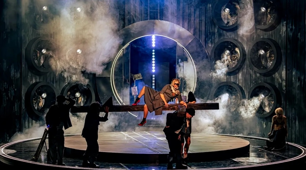 Un preot din Botoșani condamnă public piesa „Prorocul Ilie” ca fiind o blasfemie la adresa credinței ortodoxe