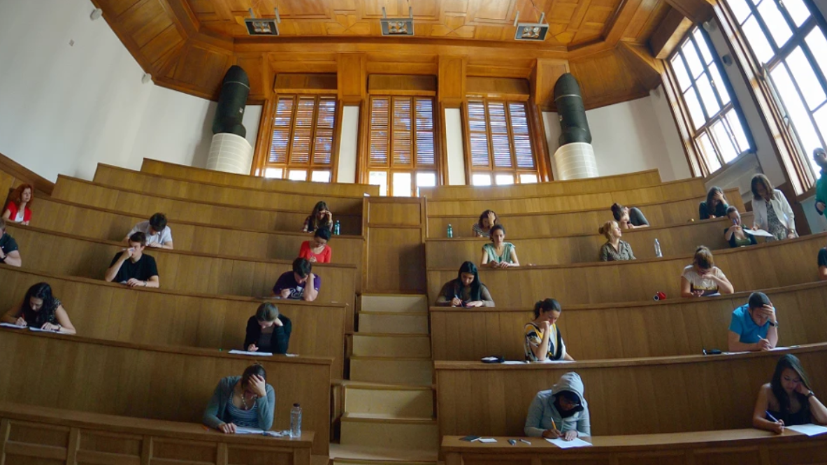 Facultatea de stat din România unde un loc la taxă a ajuns să coste 5.000 de euro pe an