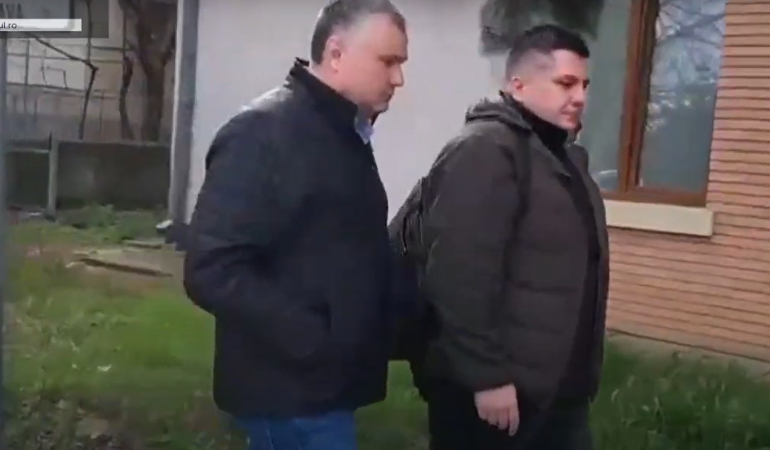 Șeful companiei de construcții investigate de DNA, adus la Suceava – VIDEO