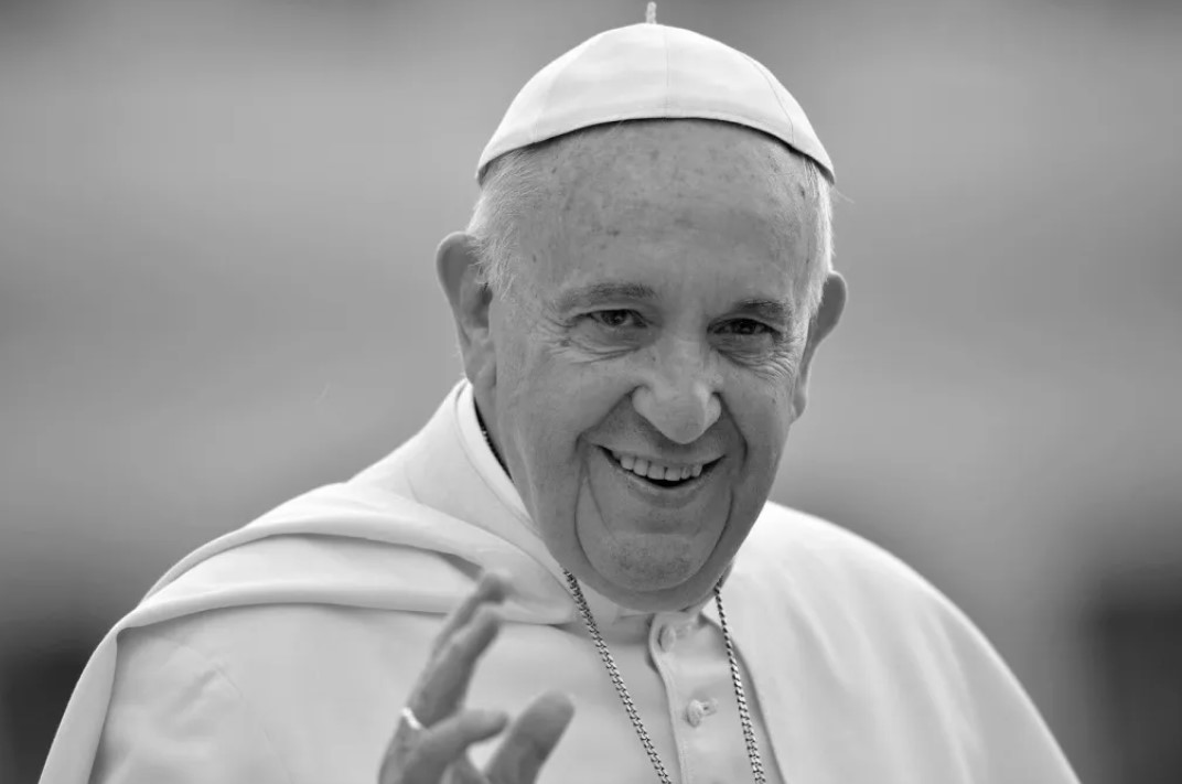 Papa Francisc a murit la vârsta de 88 de ani în a doua zi de Paște 