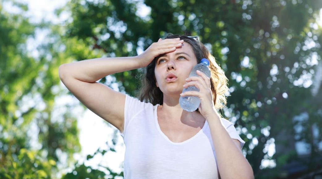 Cum să scăpăm teferi de canicula începutului de vară: Sfaturile medicilor pentru a scăpa de disconfort
