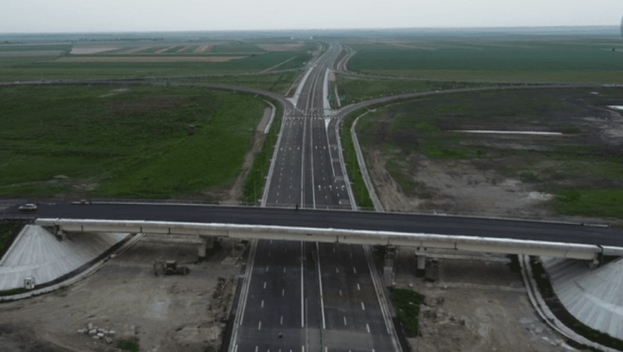 40 de kilometri din Autostrada Moldovei, cu lucrări finalizate, blocați de birocrație