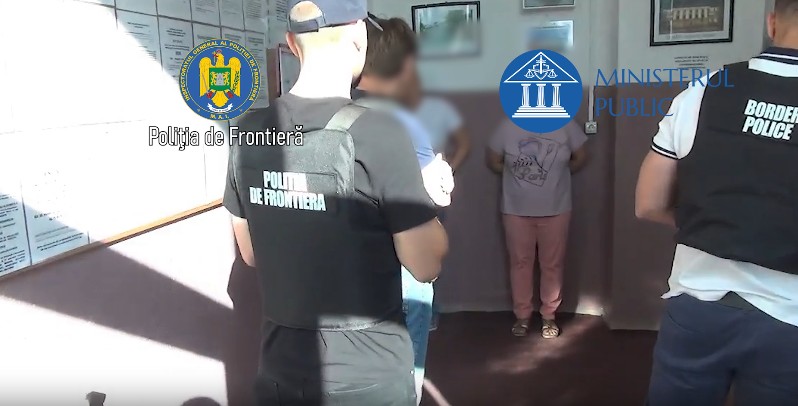 Patru femei cercetate pentru emiterea a 7.000 de buletine false, două sunt pensionare MAI