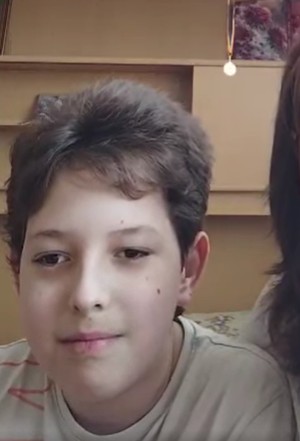 Un băiețel de 10 ani are nevoie urgentă de o operație ca să nu își piardă vederea - VIDEO