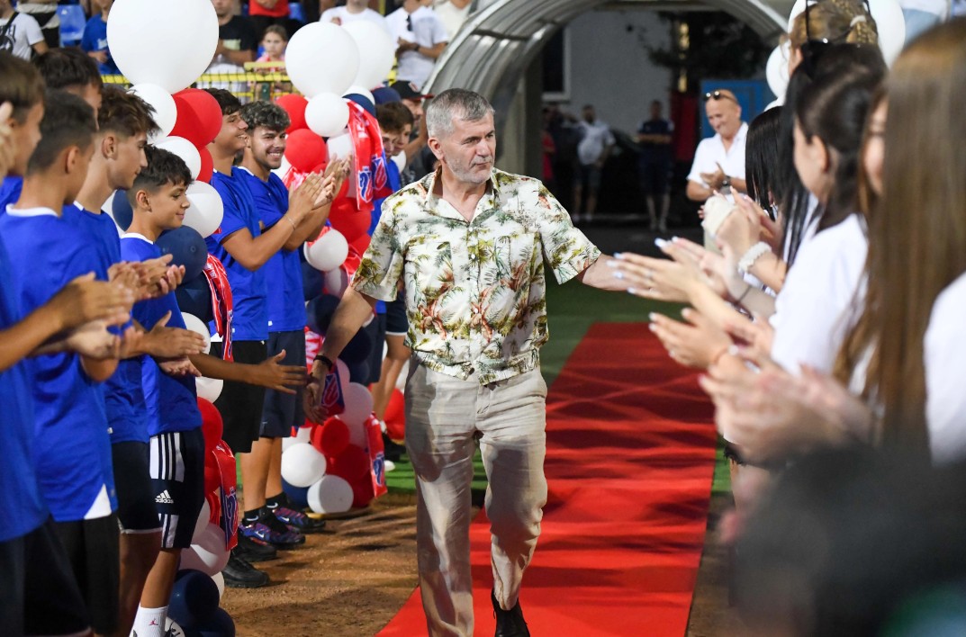 Averea lui Iftime „verificată” înainte de votul din PNL: Avion privat, bijuterii și zeci de milioane în cont