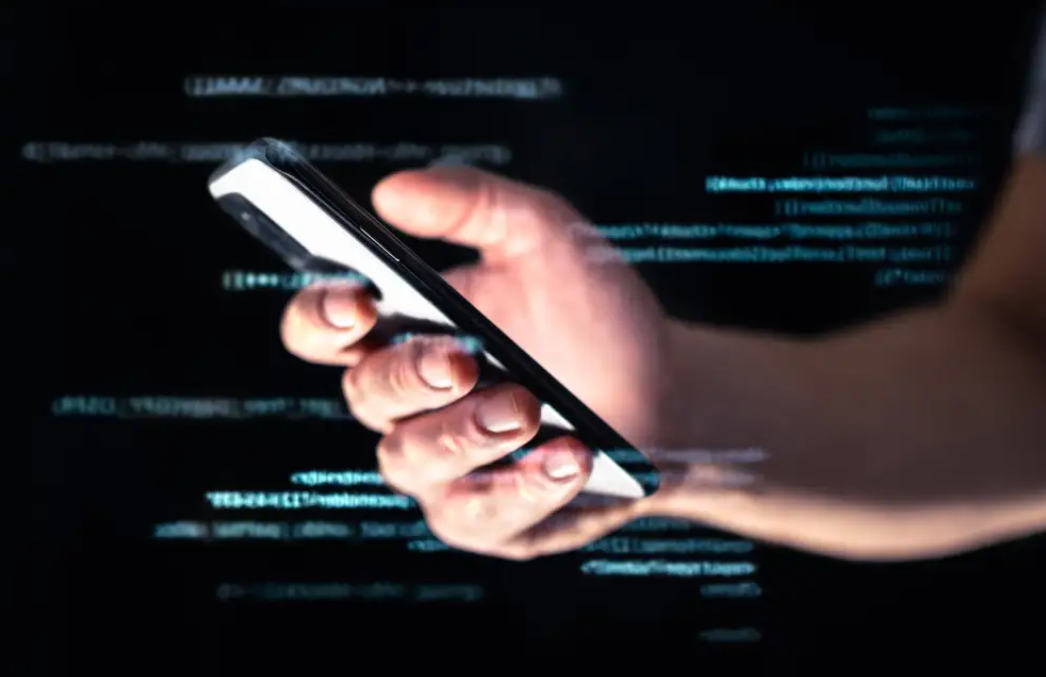 Încă o metodă de înșelătorie: Falși angajați de la Casa de Asigurări pe urmele banilor din conturi 