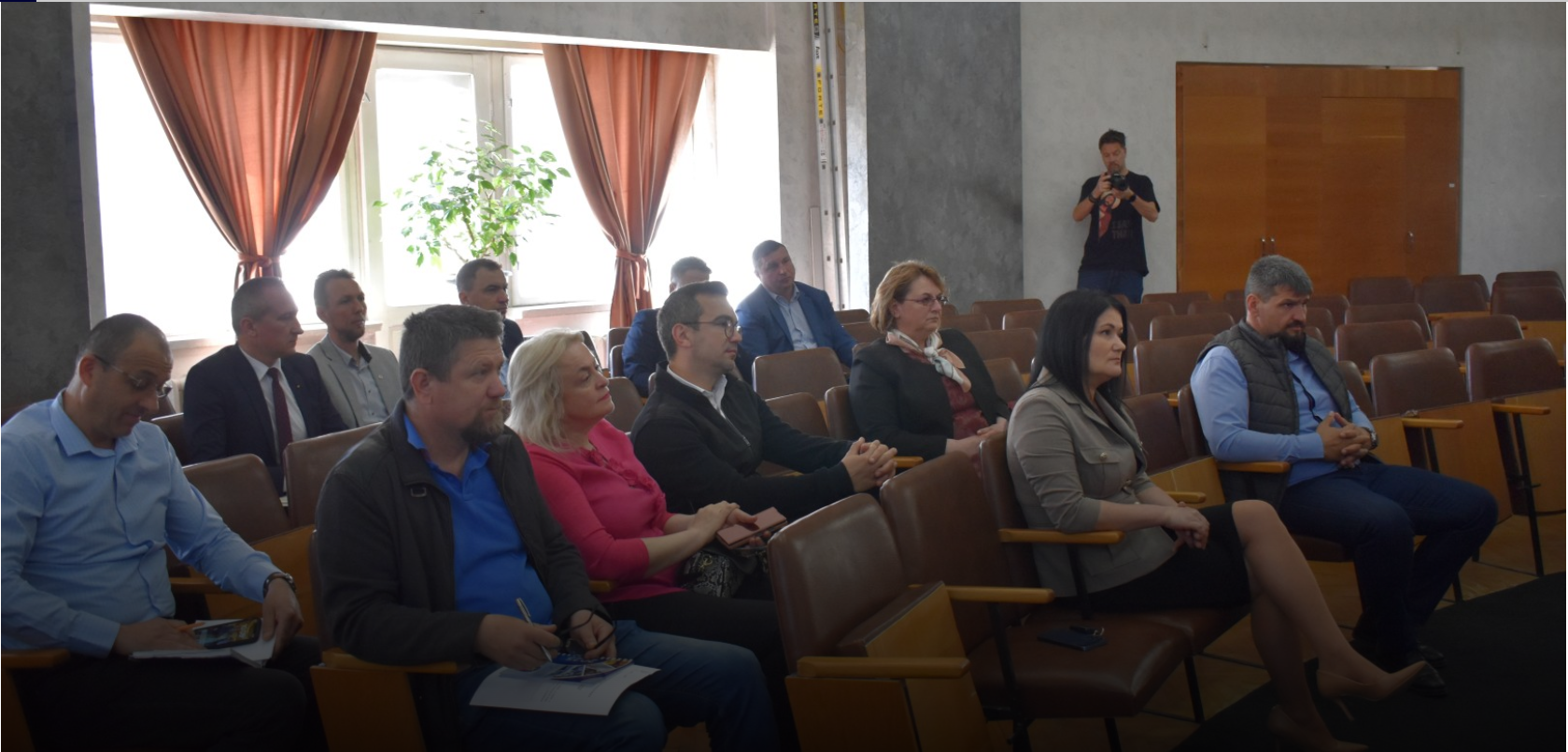 Șefii din Poliție, Jandarmerie, Poliția Locală și o mulțime de pile politice au rămas fără indemnizațiile pentru ședințele în care vorbeau discuții – LISTA